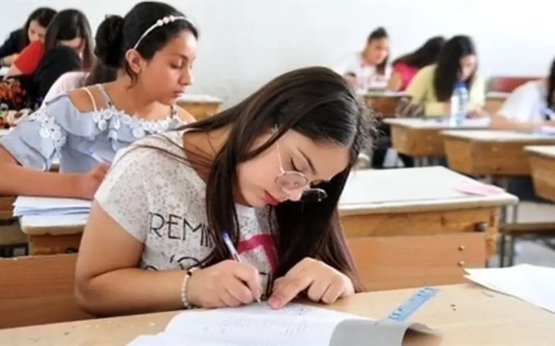 موعد امتحانات الترم الأول 2026 لطلاب الشهادة الإعدادية وتفاصيل توزيع الجدول الدراسى